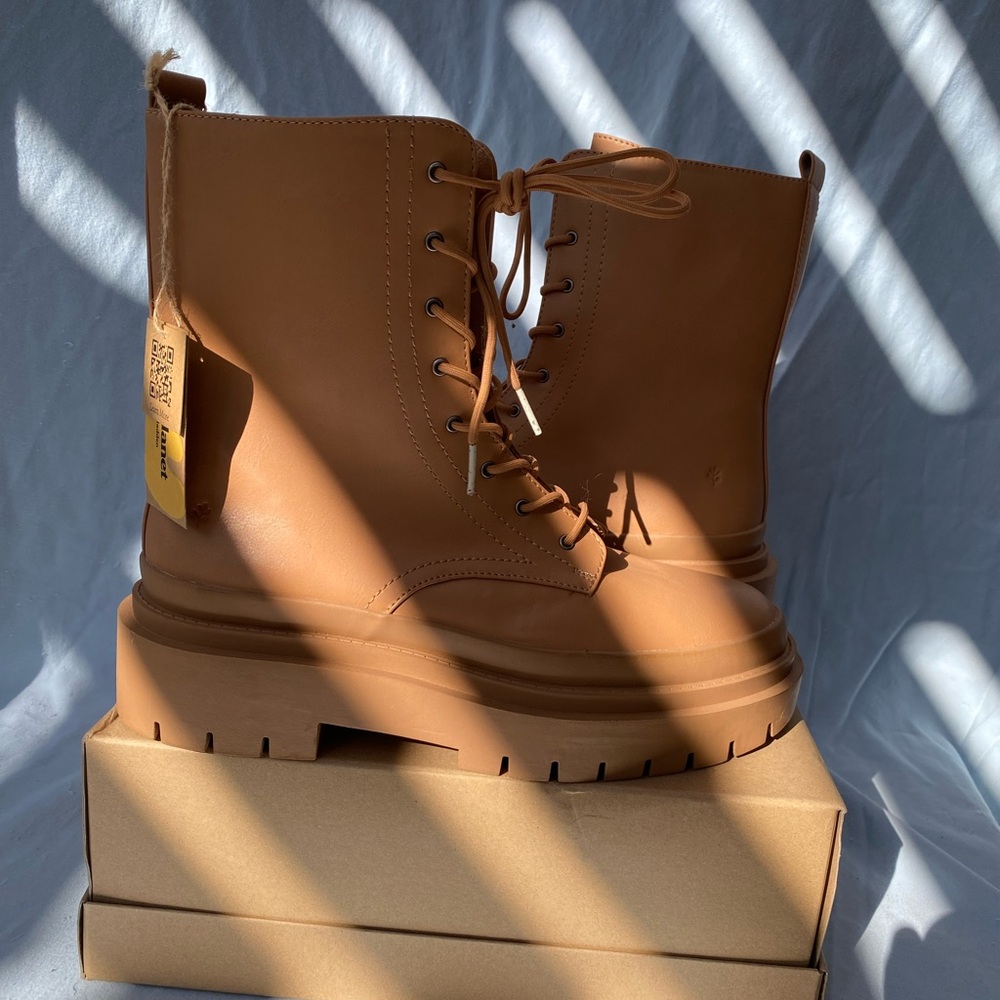 Steve Madden Cool Planet Combat Boots Women's Size 9.5